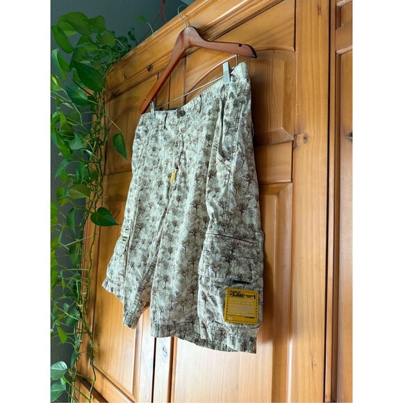 LRG  unique print of trees or branches Cargo Short SZ 34 - Picture 3 of 10